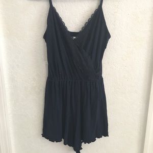 [gilly hicks] navy blue lace romper